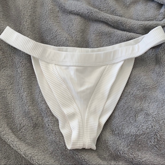 Frankies Bikinis “Cole” Bottom - Picture 3 of 5